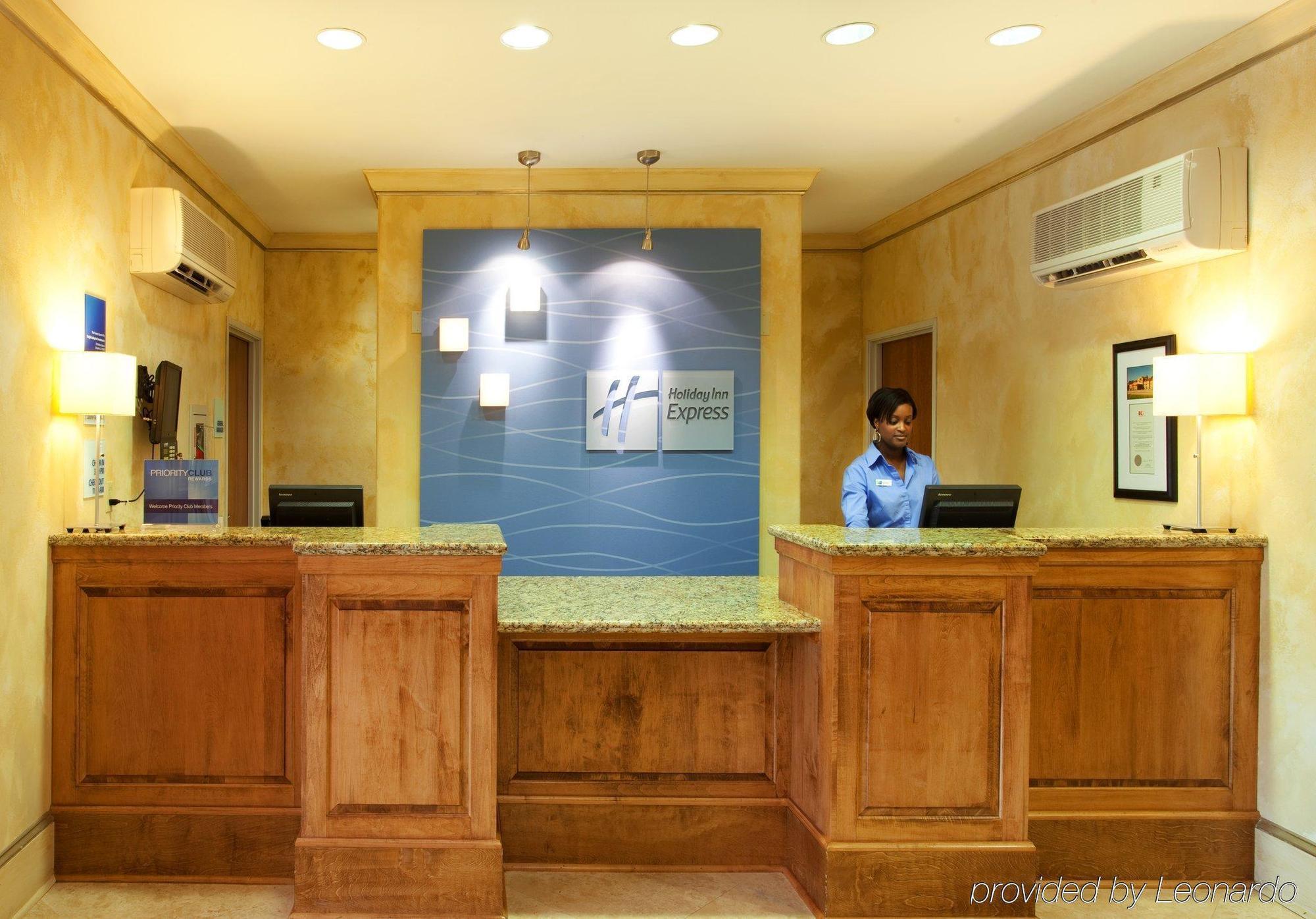 Holiday Inn Express & Suites Lafayette South By Ihg Dalaman gambar